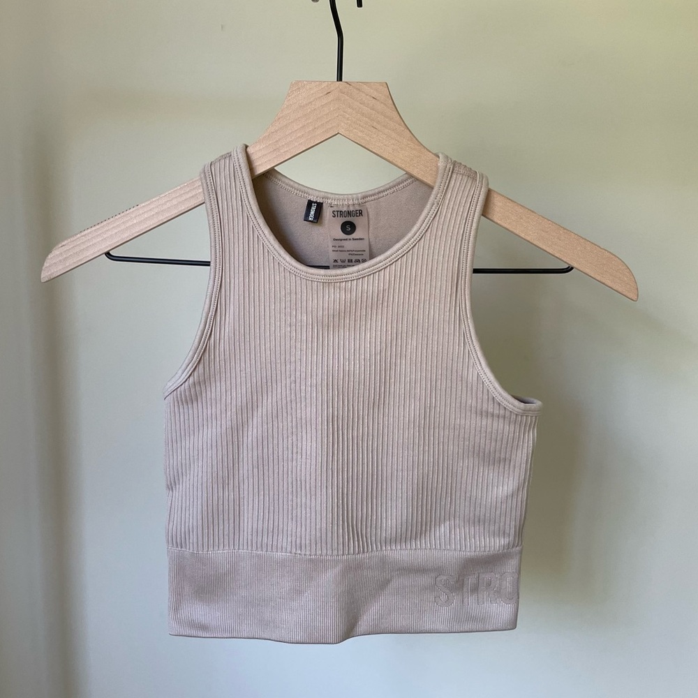 STONGER Rib Seamless Crop Top in Embrace Simply Taupe